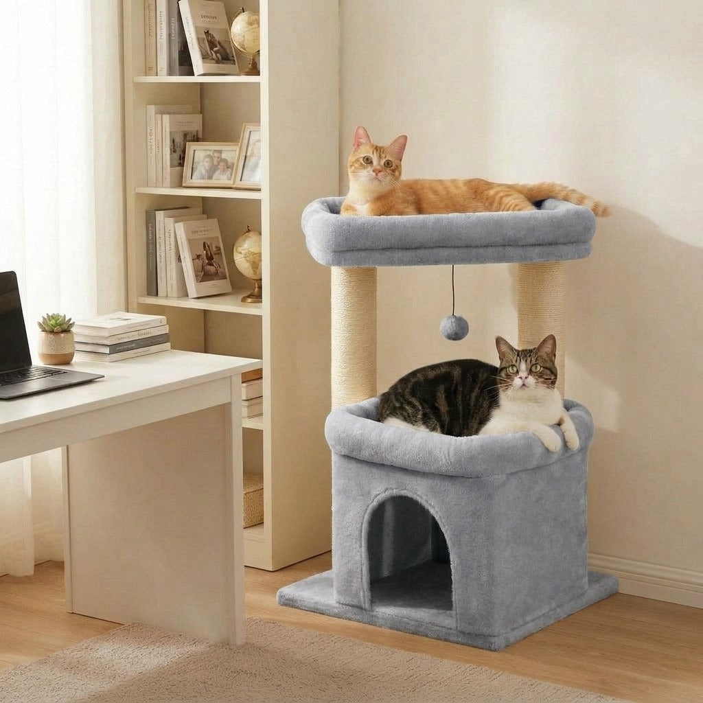 Petit Arbre à Chat 68 cm avec Niche coloris gris dans un salon, avec un chat
