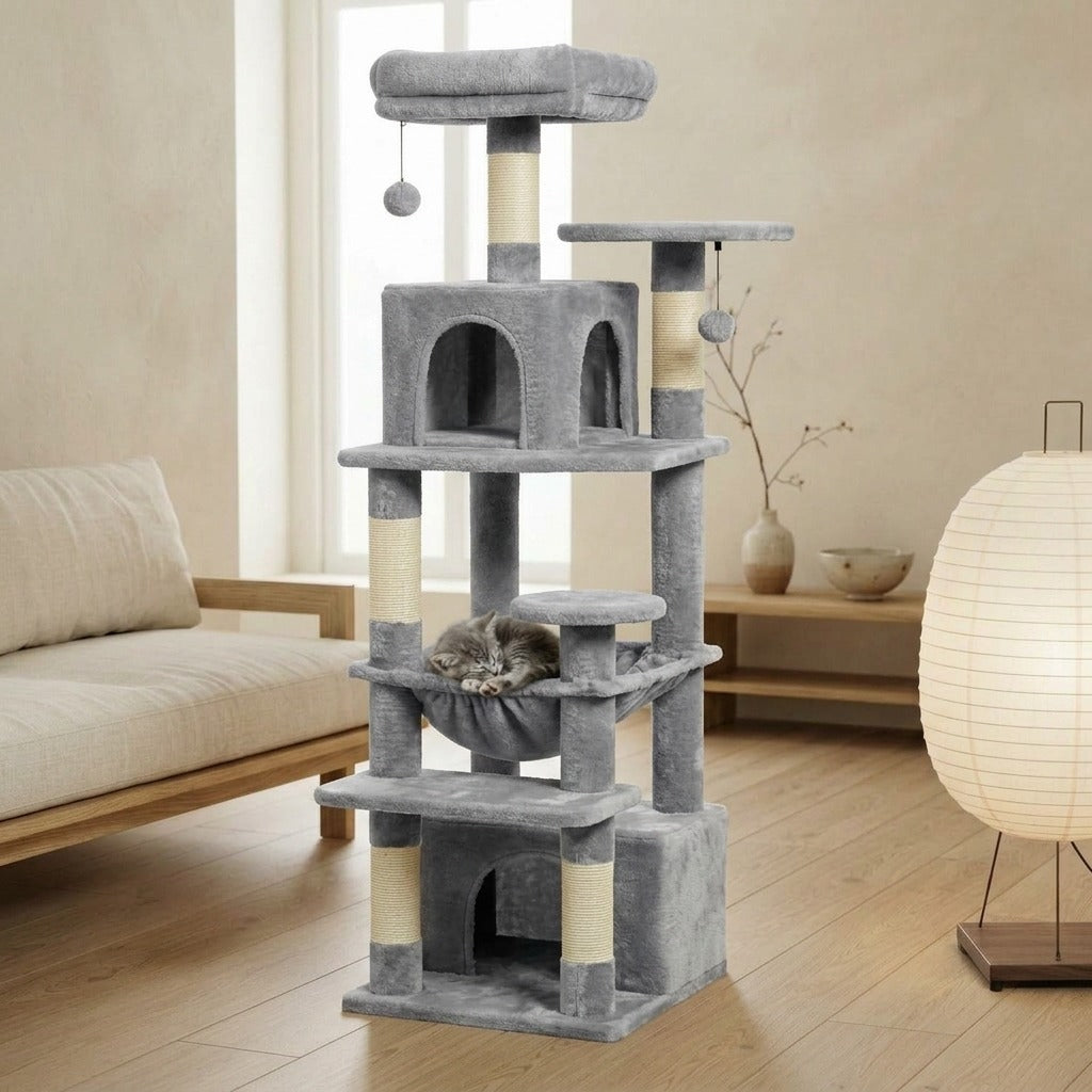 Grand Arbre à Chat 136 cm pour Chaton coloris gris en situation dans un intérieur