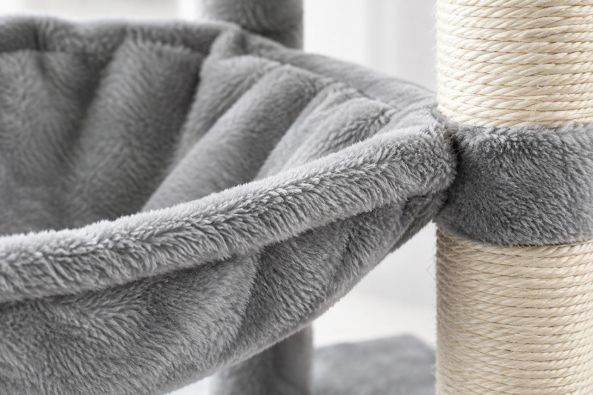 Grand Arbre à Chat 143 cm pour Plusieurs Chats : peluche grise et poteau de sisal